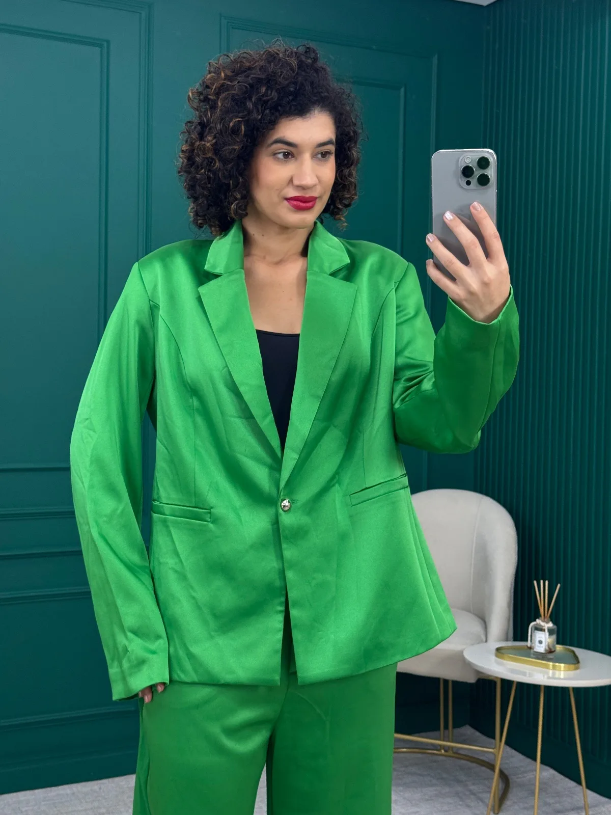 Conjunto Blazer e Calça em Tecido Acetinado Verde com Forro - Betelgeuse