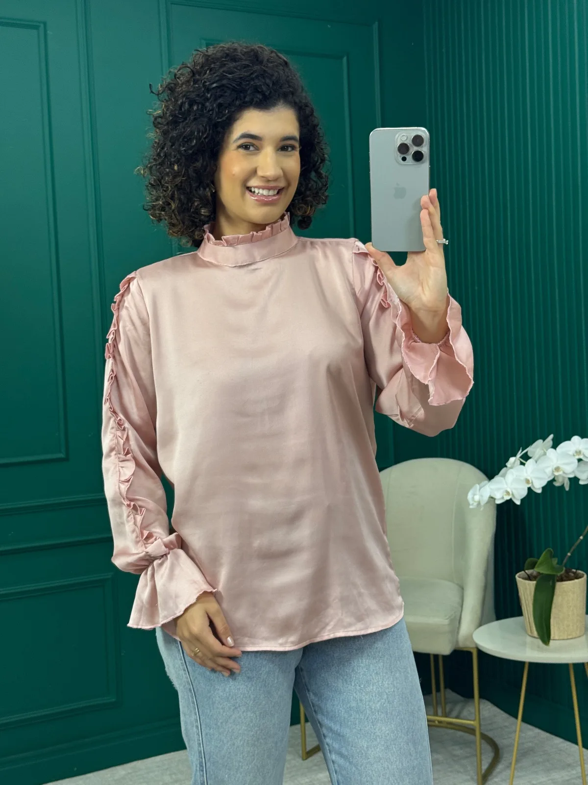 Blusa Acetinada Rosa Manga Longa com Babados - Milani