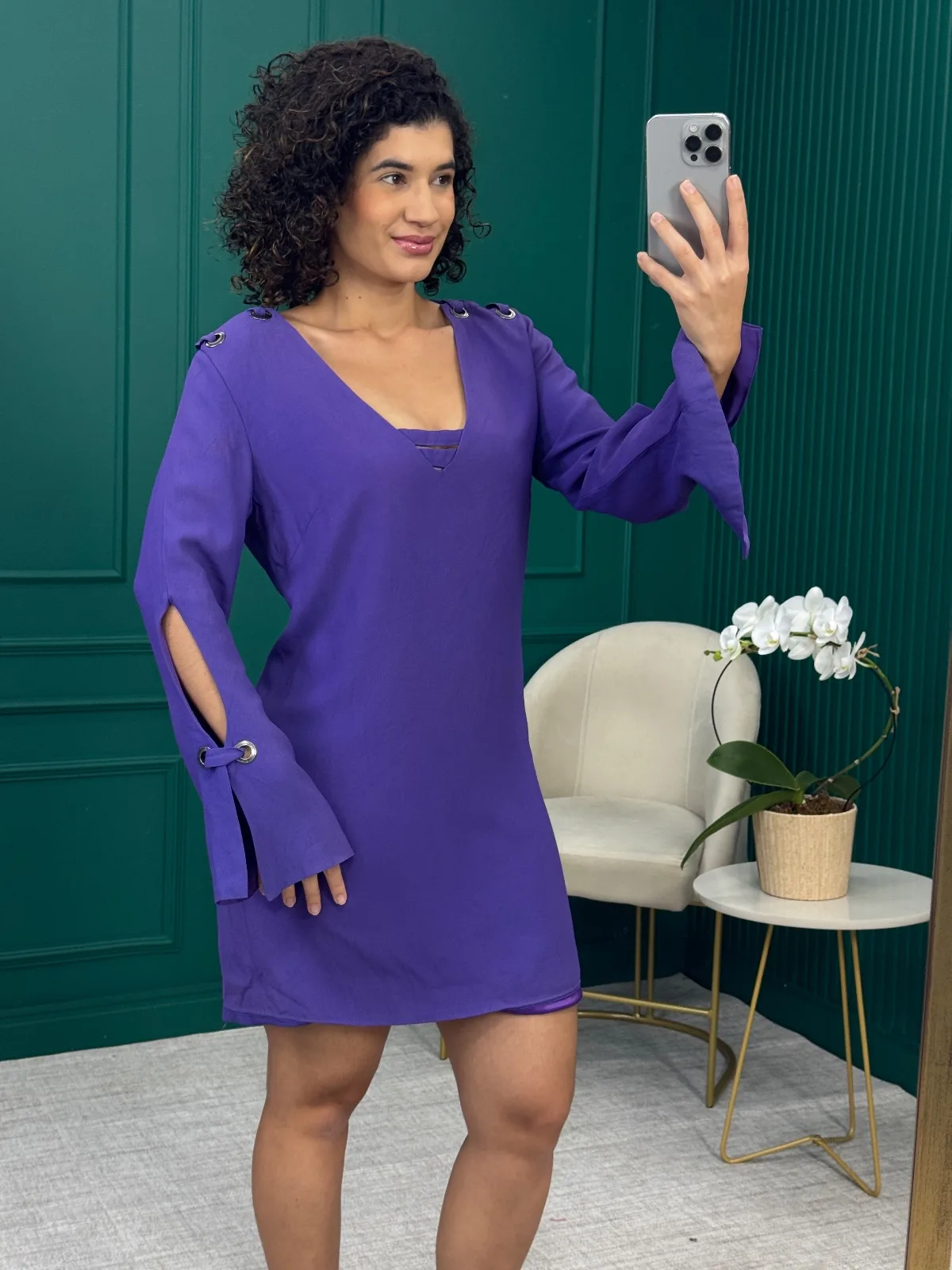 Vestido Curto Roxo Manga Longa com Detalhes de Ilhós Forrado - Animale