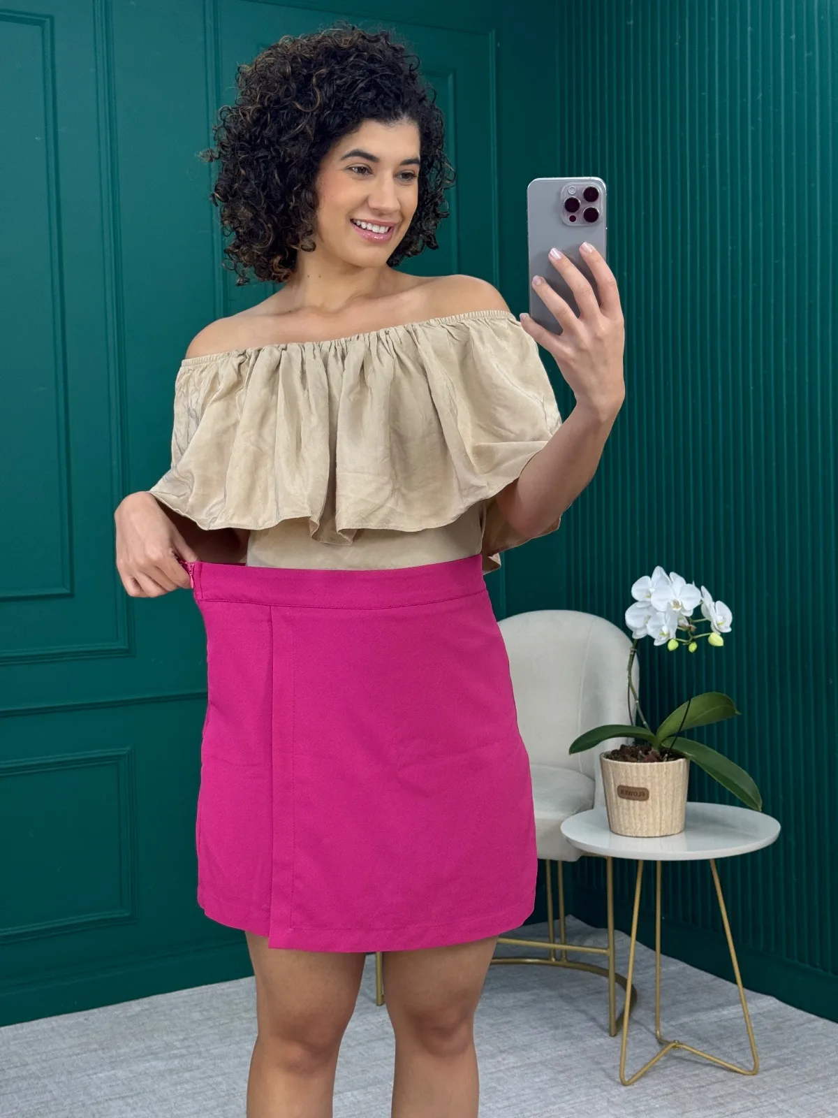 Shorts Saia Rosa em Crepe Alfaiataria com Zíper Lateral - Blitz