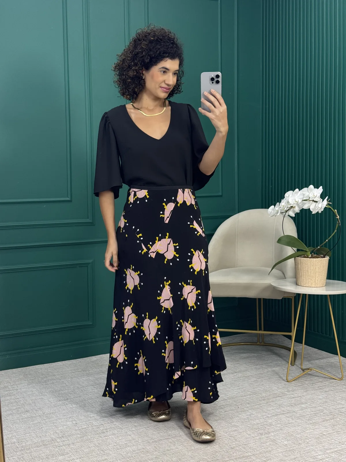 Saia Midi Longuete Preta Estampa Coração com Babado - Eva