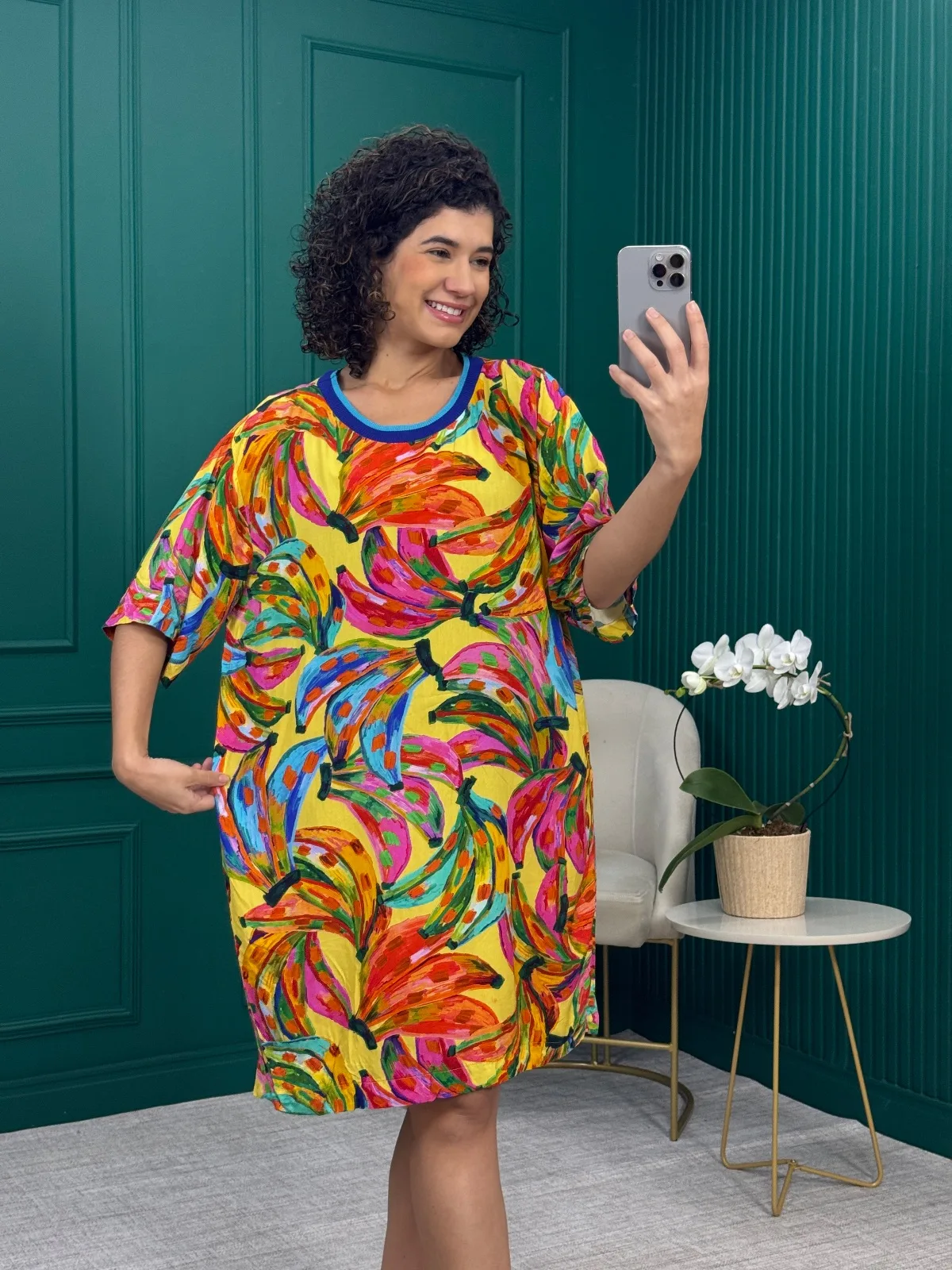 Vestido Amarelo em Viscose Estampa Bananas Color - Farm