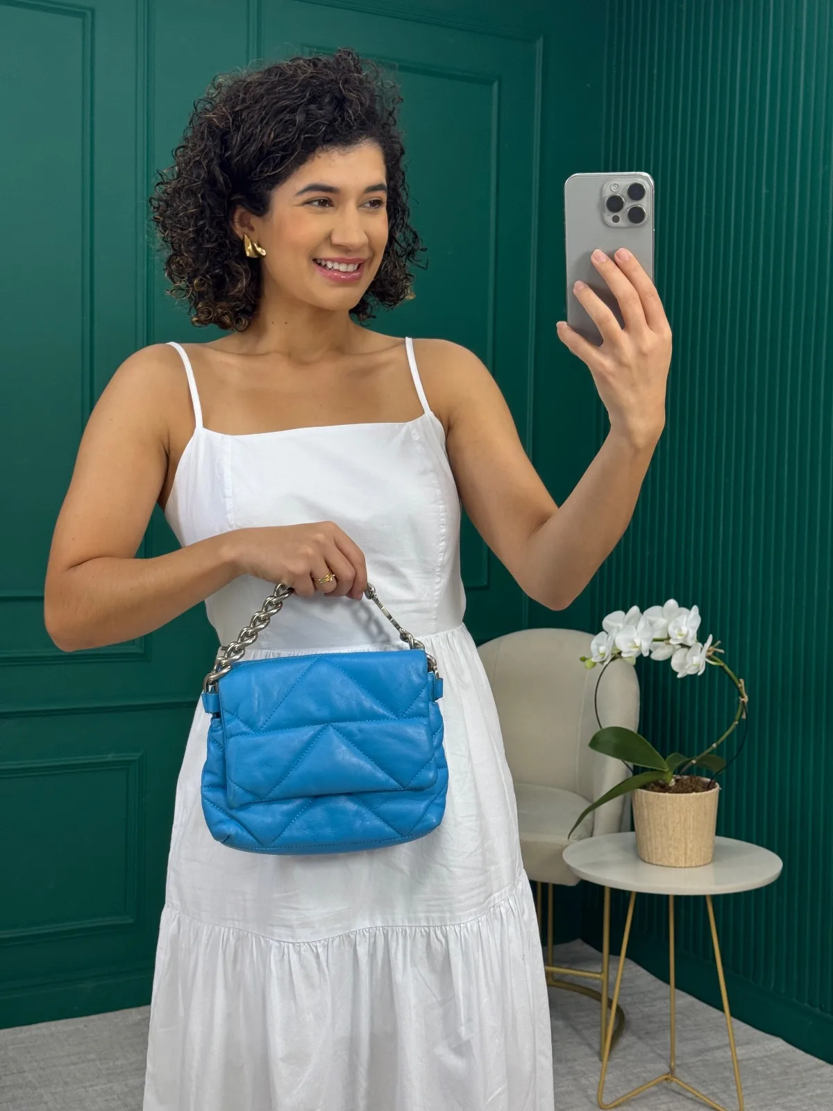 Bolsa Tiracolo Pequena Barbara em Couro Matelassê com Corrente Azul - Schutz