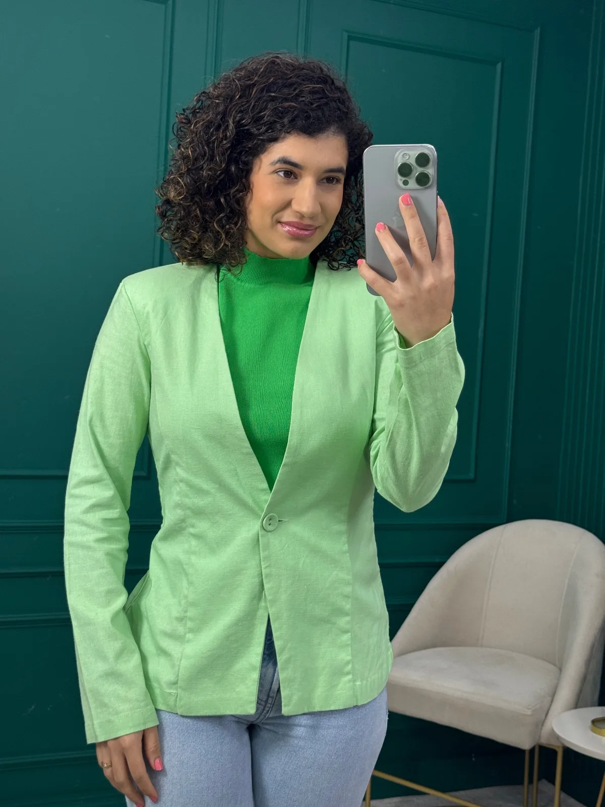 Blazer Verde Claro 100% Viscose com Ombreira e Botão Único Forrado - Chuá