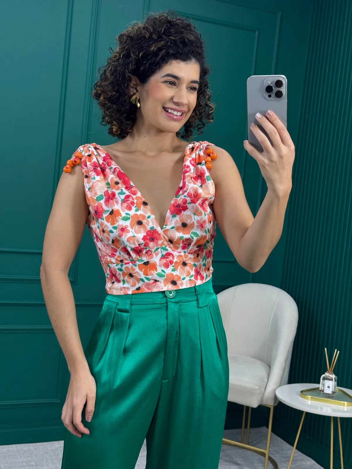 Cropped Floral com Franzido e Miçangas - Flor Linda